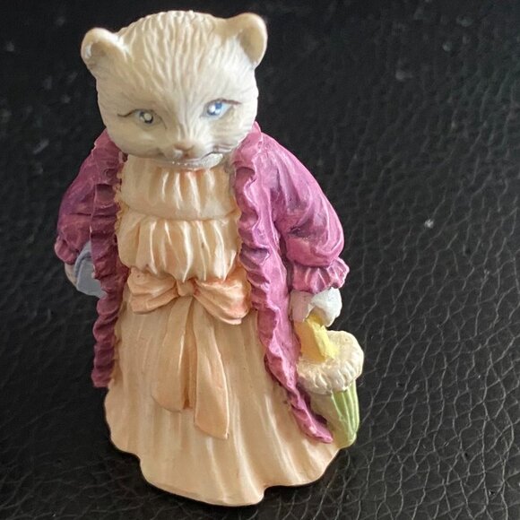 Vintage Miniature Figurine J.C. Girl Cat with Pink Coat & Umbrella - Picture 7 of 14